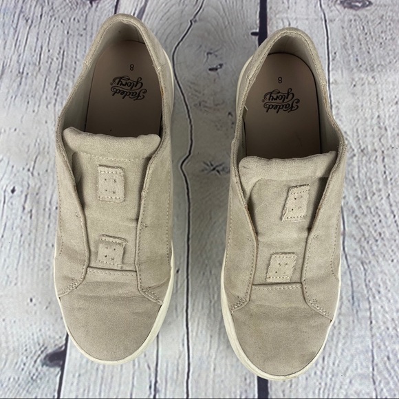 Faded glory tan slip on sneakers size 8 - Picture 6 of 7